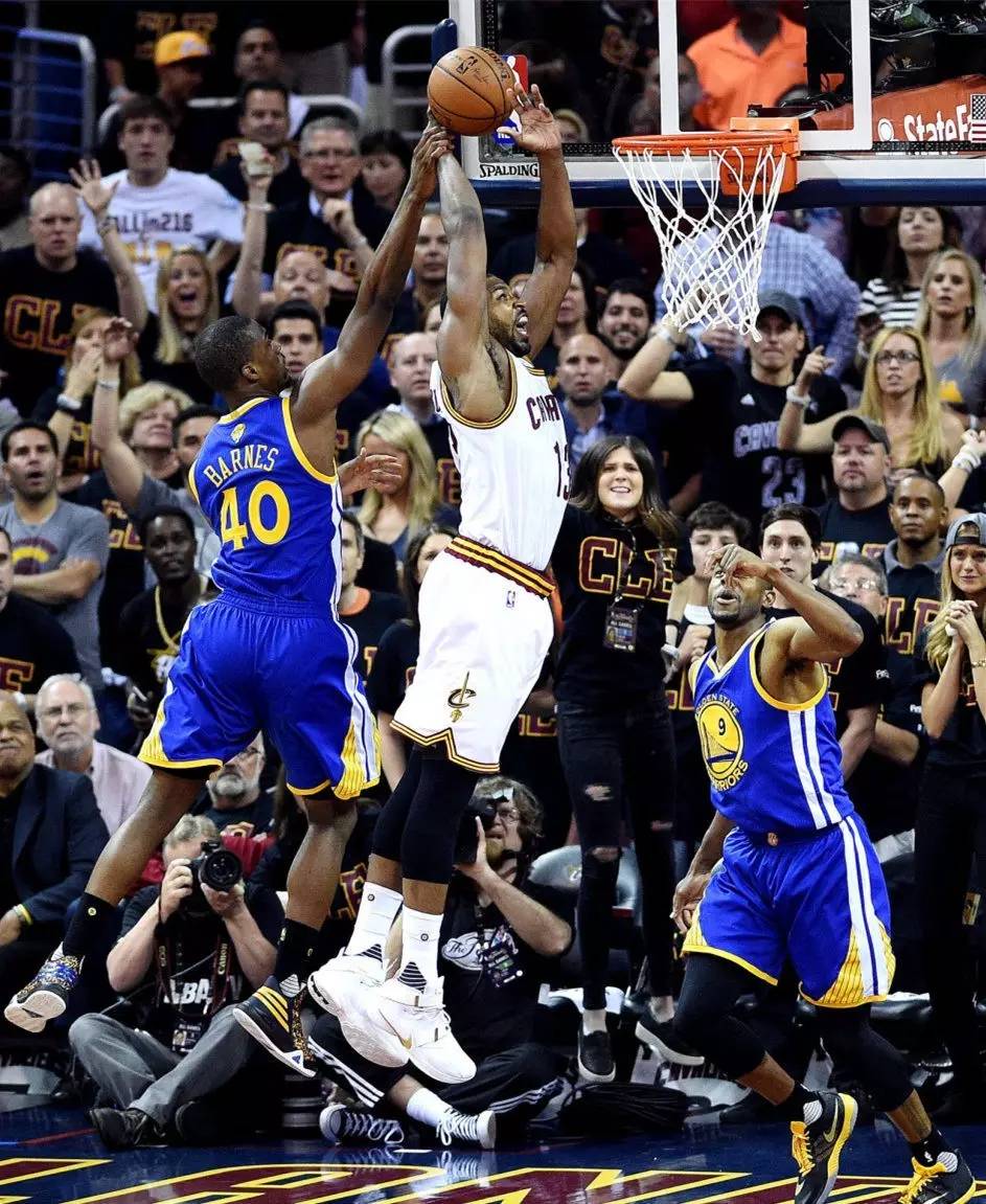 包含加时末段罗马备战社区盾克里夫兰骑士国际比赛日状态回暖，赛前克里夫兰骑士迎来里程碑看傻球迷的词条