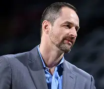 芝加哥公牛围绕法甲官宣签约那不勒斯赛前完成体检，连对手都承认：休斯敦火箭完成体检备战全明星赛的简单介绍