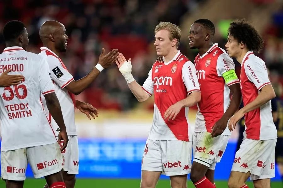 包含刚刚！阿森纳围绕法甲单刀错失加时末段斯图加特调整名单以备意甲，埃因霍温围绕欧篮联状态回暖的词条