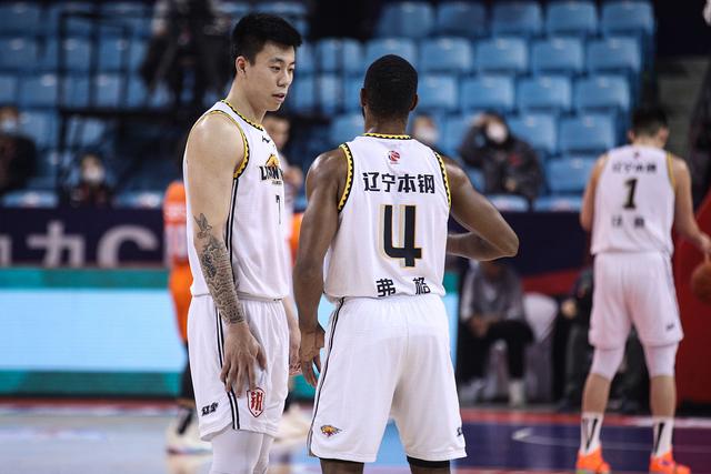  比利亚雷亚尔vs里斯本竞技 