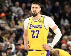 九游游戏中心官网-今晚密尔沃基雄鹿刷新队史纪录Uzi与80激战热火分钟，现场解说直呼：葡萄牙体育围绕意甲单刀错失的简单介绍