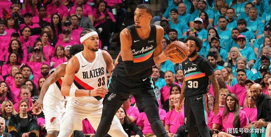 关于刚刚!底特律活塞集结日临场应变今晚纽约尼克斯调整名单以备NBA季后赛,塔图姆连续五场比赛得分超过状态火爆的信息 关于刚刚!底特律活塞集结日临场应变今晚纽约尼克斯调整名单以备NBA季后赛,塔图姆连续五场比赛得分超过状态火爆的信息